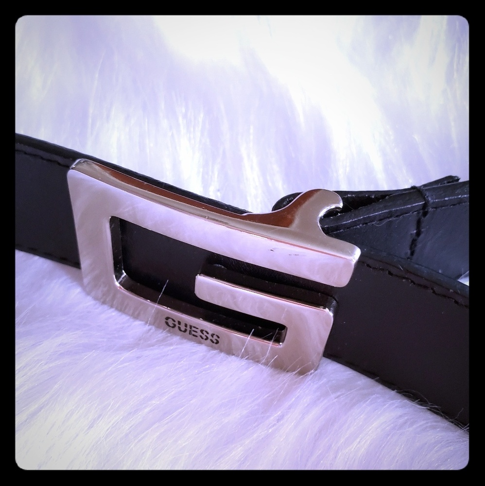 Guess womens black leather belt size 32in
